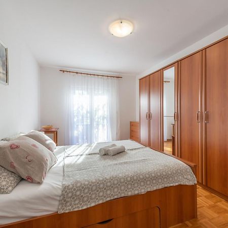 Comfortable Apartments In Peroj Near The Sea Exteriör bild