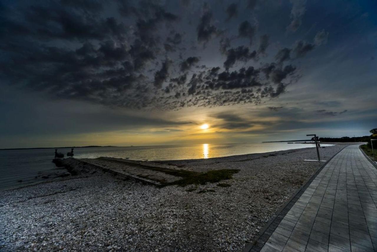 Comfortable Apartments In Peroj Near The Sea Exteriör bild