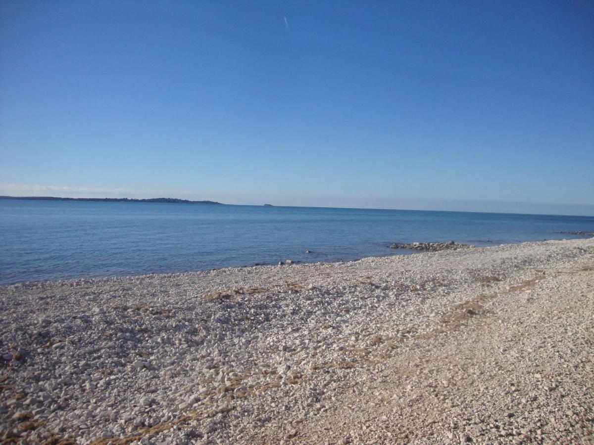 Comfortable Apartments In Peroj Near The Sea Exteriör bild