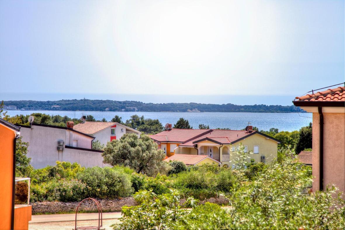 Comfortable Apartments In Peroj Near The Sea Exteriör bild
