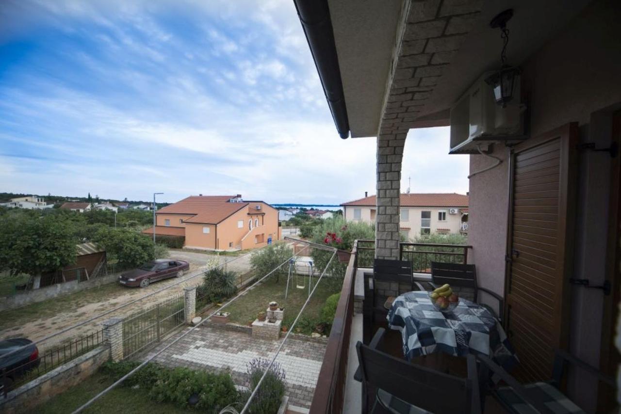 Comfortable Apartments In Peroj Near The Sea Exteriör bild